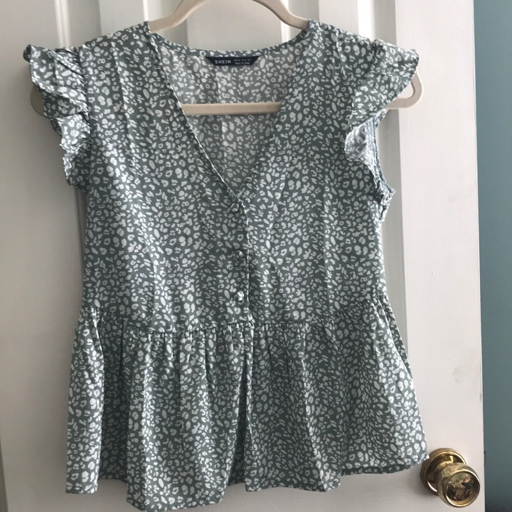 Green leopard print shirt (xs)